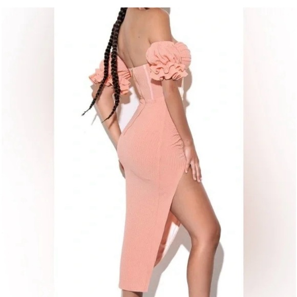 Miss Circle Dress - Picture 2 of 11